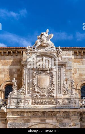 Particolare della facciata della Basilica di San Isidoro, Leon, Castiglia e Leon, Spagna Foto Stock