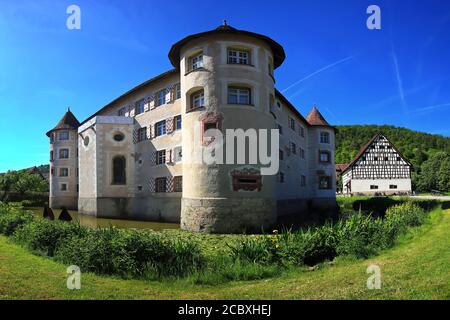 Il castello Glatt è circondato da un fossato Foto Stock