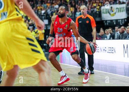 Berlino, Germania, 25 ottobre 2019: Darrun Hilliard di CSKA Mosca in azione durante la partita di basket Eurolega tra Alba Berlin e CSKA Foto Stock