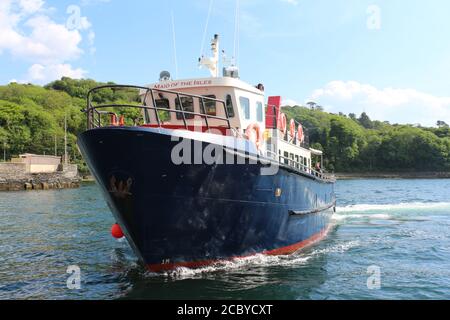 Barca che arriva a Bantry Bay Marina. Bantry, Co Cork. Irlanda. Foto Stock