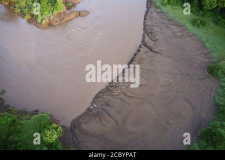 Stupende vedute aeree durante un giro in mongolfiera di Serengeti durante un safari avventura in Africa Foto Stock