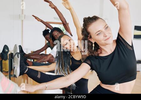 Formazione sul balletto barre Foto Stock