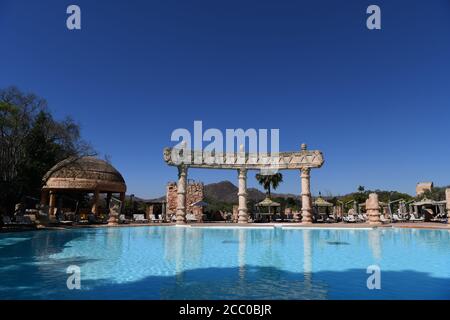 Piscina al Lost City Complex Sun City, Sud Africa Foto Stock