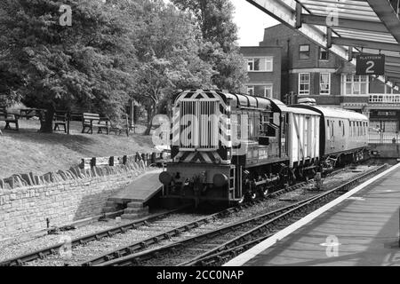 Uno shunter classe 08 alla stazione ferroviaria di Swanage. Foto Stock