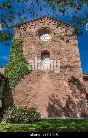 Spagna, Catalogna, comarque di Ripolles, Sant Joan de les Abadesses, chiesa del vecchio monastero (12 ° secolo) Foto Stock