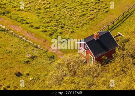 Vista aerea di una piccola fattoria svedese sul isola di Oland Foto Stock