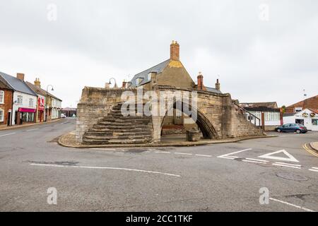 14 ° secolo Trinity Bridge, Crowland, Croyland, Lincolnshire, Inghilterra Foto Stock