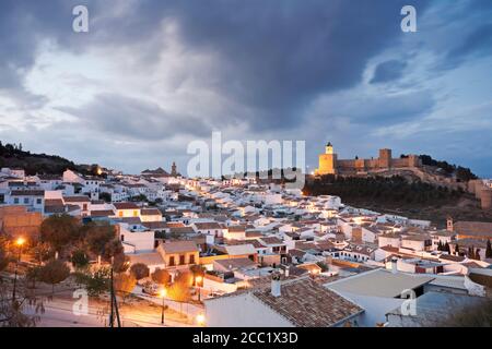 Spagna, Andalusia, Antequera, Vista della fortezza moresca di Alcazaba Foto Stock