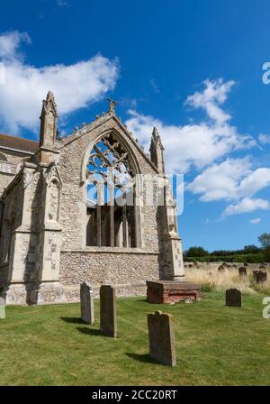 Il derelict transetto sud della chiesa di San Margaret, Cley NEXT the Sea, Norfolk, Regno Unito. Foto Stock