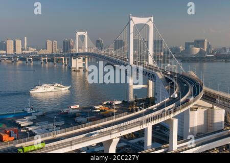 Giappone, Tokyo, Odaiba, Rainbow Bridge Foto Stock