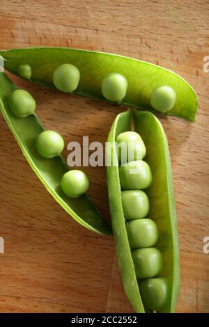 Snow piselli in pod, close-up Foto Stock