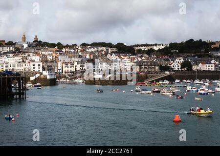 Guernsey, Vista di Saint Peter Port Harbour Foto Stock