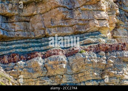 Italia Veneto Dolomiti - Dettagli della roccia (Ambra Triassica delle Dolomiti) del sentiero attrezzato Astaldi Foto Stock