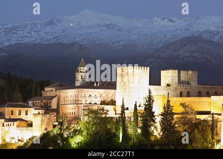 Spagna, Andalusia, Granada, Vista dalla torre della chiesa di San Miguel Bajo in città Foto Stock