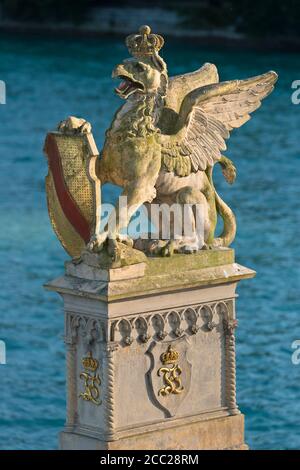 Germania, Costanza, leoni scolpiti in pietra vicino al lago di Costanza Foto Stock