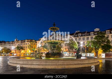 Il Portogallo, Lisbona, Statua del Re Pedro IV e piazza Rossio in background Foto Stock