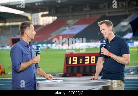 Braunschweig, Germania. 8 agosto 2020. Claus LUFEN, presentatore ARD/NDR, con Frank BUSEMANN r. (Ex Zehnkaempfer/esperto TV), televisione, TV, su 08.08.2020 campionati tedeschi di atletica 2020, dal 08.08. - 09.08.2020 a Braunschweig/Germania. Â | utilizzo in tutto il mondo Credit: dpa/Alamy Live News Foto Stock