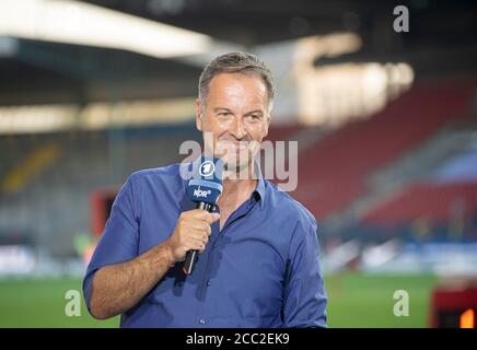 Braunschweig, Germania. 8 agosto 2020. Claus LUFEN, presentatore ARD, NDR, televisione, TV, su 08.08.2020 campionati tedeschi di atletica 2020, dal 08.08. - 09.08.2020 a Braunschweig/Germania. Â | utilizzo in tutto il mondo Credit: dpa/Alamy Live News Foto Stock