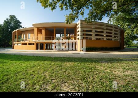 Colonia Farinacci, Cremona, Italia; 1936, su progetto di Carlo Gaudenzi, tipico esempio di architettura modernista italiana del periodo fascista Foto Stock