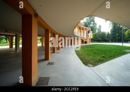 Colonia Farinacci, Cremona, Italia; 1936, su progetto di Carlo Gaudenzi, esempio di architettura organica modernista italiana del periodo fascista Foto Stock