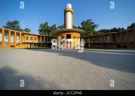 Colonia Farinacci, Cremona, Italia; 1936, di Carlo Gaudenzi, tipico esempio di architettura modernista/futurista italiana del periodo fascista Foto Stock