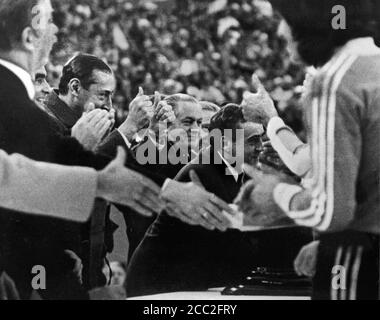 Il dittatore argentino Jorge Rafael Videla saluta la squadra argentina per aver vinto la Coppa del mondo FIFA 1978, Monumental Stadium, Buenos Aires Foto Stock