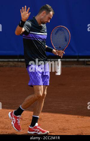 Praga, Repubblica Ceca. 17 agosto 2020. Roman Saifullin della Russia reagisce durante il suo I. CLTK Prague Open dell'ATP Challenger Tour match contro Stan Wawrinka della Svizzera a Praga, Repubblica Ceca, 17 agosto 2020. Credit: Michal Kamaryt/CTK Photo/Alamy Live News Foto Stock