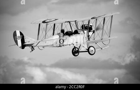 Royal Aircraft Factory BE2c Airborne a Shuttleworth Drive in airshow Il 2 agosto 2020 Foto Stock