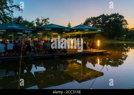 Grugapark, giardino d'acqua della birra, all'ingresso principale, Grugaturm, Essen, Germania Foto Stock