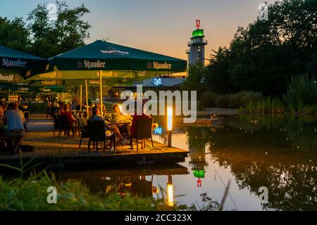 Grugapark, giardino d'acqua della birra, all'ingresso principale, Grugaturm, Essen, Germania Foto Stock