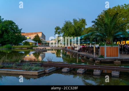 Grugapark, giardino d'acqua della birra, all'ingresso principale, Grugahalle, Essen, Germania Foto Stock