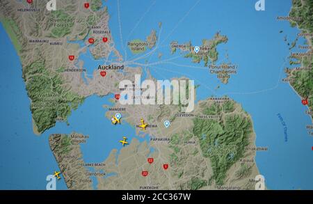 Traffico aereo su Auckland aera (18 agosto 2020, UTC 20.14), su Internet con il sito Flightradar 24, durante il periodo di Coronavirus Pandemic Foto Stock