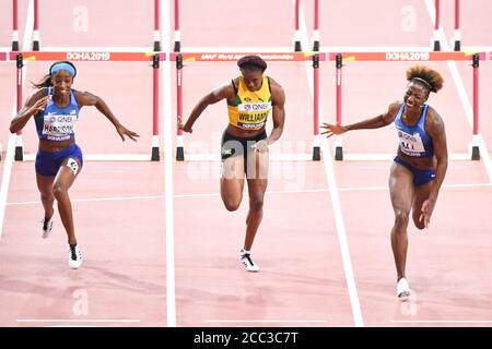 NIA Ali (USA, oro), Kendra Harrison (USA, argento), Danielle Williams (Giamaica, bronzo). 100 metri Hurdles donne finale. Doha 2019 Foto Stock