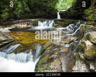 CASCATA Sgwd ISAF Clun-Gwyn nel Parco Nazionale di Brecon Beacons in Galles. Foto Stock