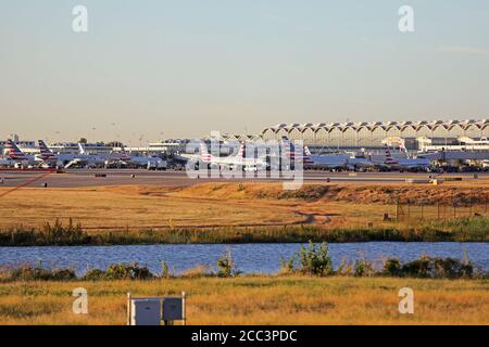 Aeroporto nazionale Ronald Reagan di Washington da Gravelly Point Foto Stock