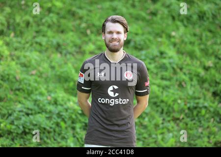 Amburgo, Germania. 17 agosto 2020. Calcio, 2° Bundesliga, FC St. Pauli, Foto ufficiale prima dell'inizio della Bundesliga: Christopher Buchtmann Credit: Tay Duc Lam/Witters/dpa/Alamy Live News Foto Stock