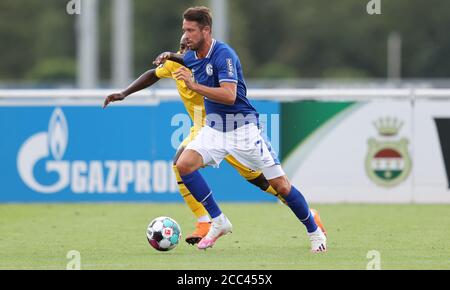 Firo: 18.08.2020, Fuvuball: Calcio: 1° campionato Bundesliga 2020/21 FC Schalke 04 - KFC Uerdingen Mark uth, azione individuale | utilizzo in tutto il mondo Foto Stock