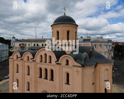 Chiesa delle decime di giorno. Antenna. Kiev. Ucraina Foto Stock