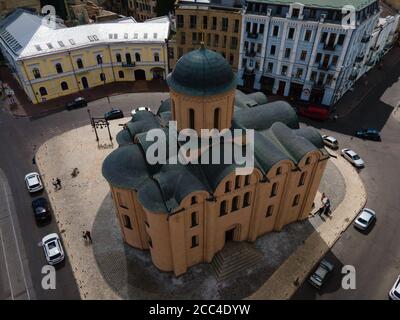 Chiesa delle decime di giorno. Antenna. Kiev. Ucraina Foto Stock