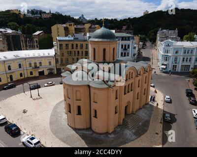 Chiesa delle decime di giorno. Antenna. Kiev. Ucraina Foto Stock