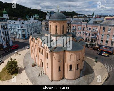 Chiesa delle decime di giorno. Antenna. Kiev. Ucraina Foto Stock