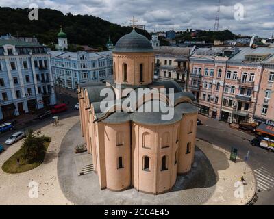 Chiesa delle decime di giorno. Antenna. Kiev. Ucraina Foto Stock