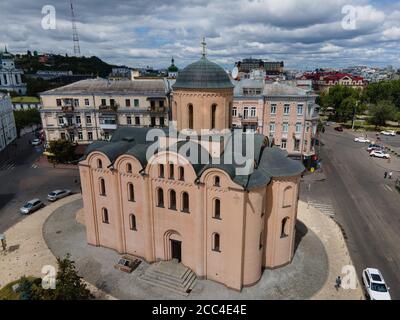 Chiesa delle decime di giorno. Antenna. Kiev. Ucraina Foto Stock