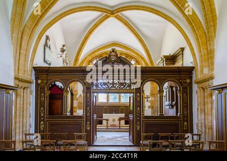 L'interno della Cappella presso l'Abbazia di Forde, un edificio storico vicino a Chard, Somerset, Inghilterra sud-occidentale, un ex monastero cistercense Foto Stock