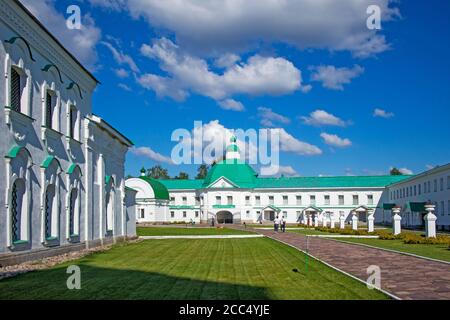 Russia, regione di Leningrado il 12 agosto 2020. La Santa Trinità Alexander Svirsky monastero maschile nel villaggio di Sloboda Vecchia. Foto Stock