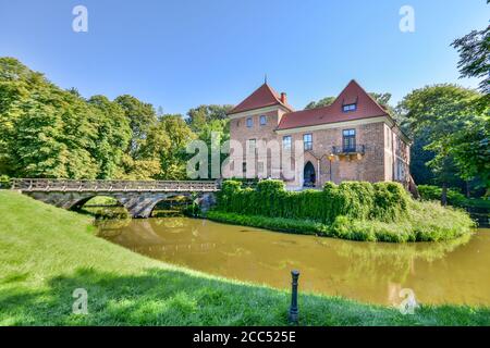 Castello di Oporow, nel centro della Polonia. Foto Stock