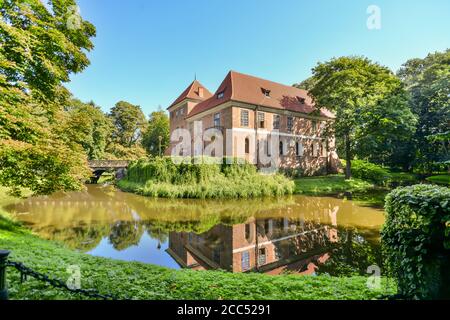 Castello di Oporow, nel centro della Polonia. Foto Stock