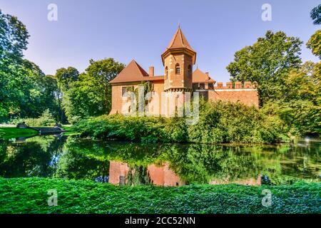 Castello di Oporow, nel centro della Polonia. Foto Stock