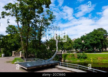 Piemineklis Mārim Liepam, monumento Maris Liepa, vicino al teatro dell'opera, al parco di Bastejkalns, riga, Lettonia Foto Stock