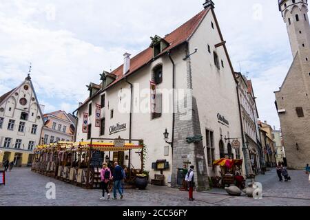 Olde Hansa, ristorante medievale, Vana Turg, città vecchia, Tallinn, Estonia Foto Stock